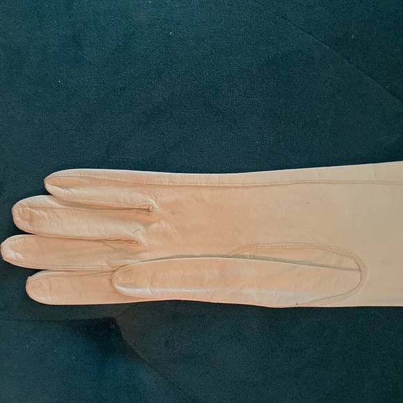 Long Flared leather Ivory Vintage Gloves - Picture 3 of 4